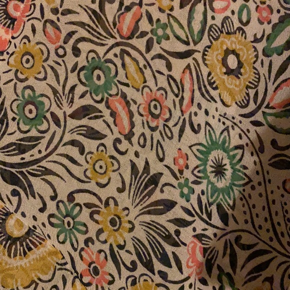 Cabi top 2 pieces floral design - Picture 4 of 7